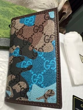 New In Box Gucci Brown & Blue GG Canvas Card Holder